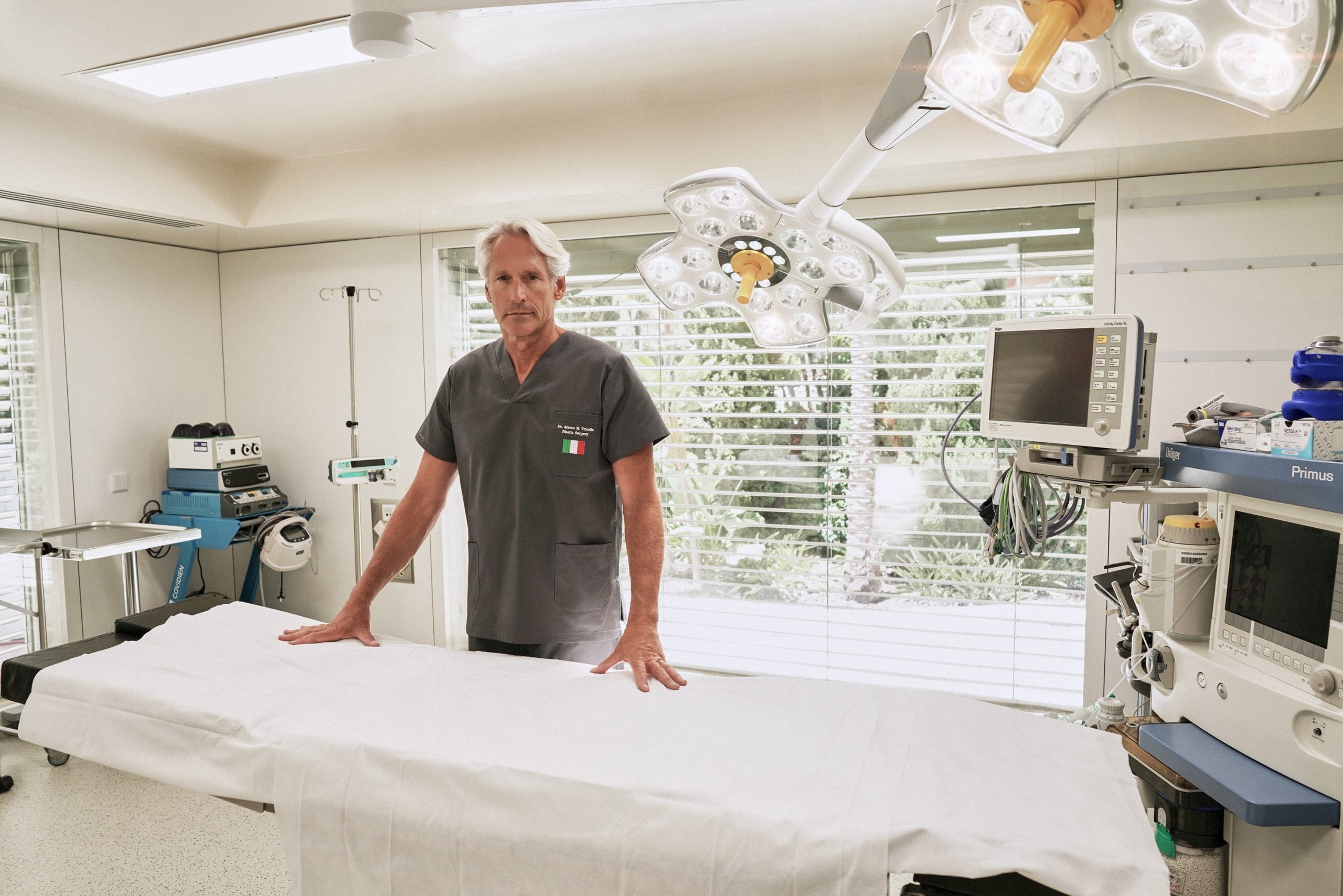 Dr. Marco Vricella, especialista en cirugía corporal en Madrid